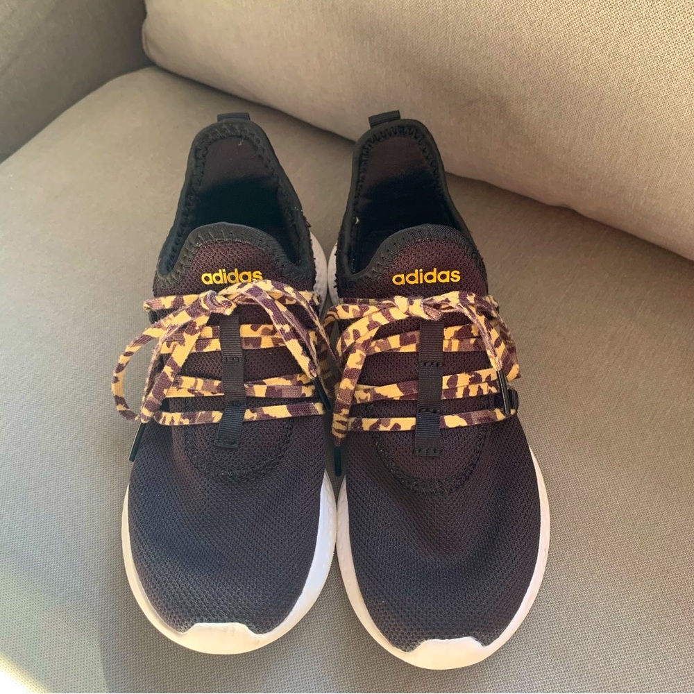 Adidas Woman’s Cloudfoam Sneakers.  Black w/Camo Laces.  Lightweight